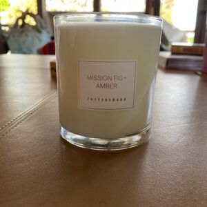 Fig and amber scented candle
